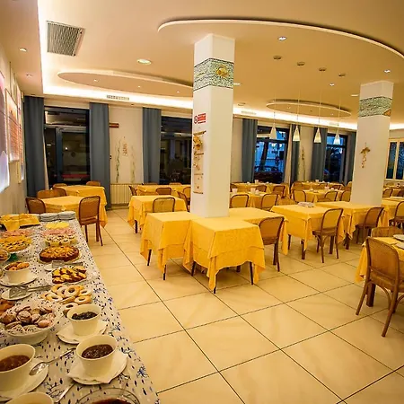 Hotel Nuovo Al Mare 3*